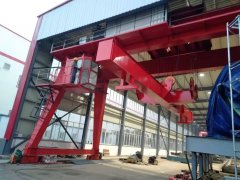 靖江市起重設(shè)備廠南通象嶼項目QC型電磁橋式起重機、MG型雙梁門式起重機順利完成安裝