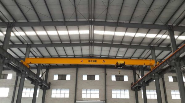 歐式起重機(jī)加入了防搖技術(shù)，運(yùn)行穩(wěn)定！