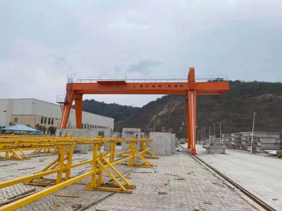 雙梁龍門吊的設計優(yōu)勢有哪些？